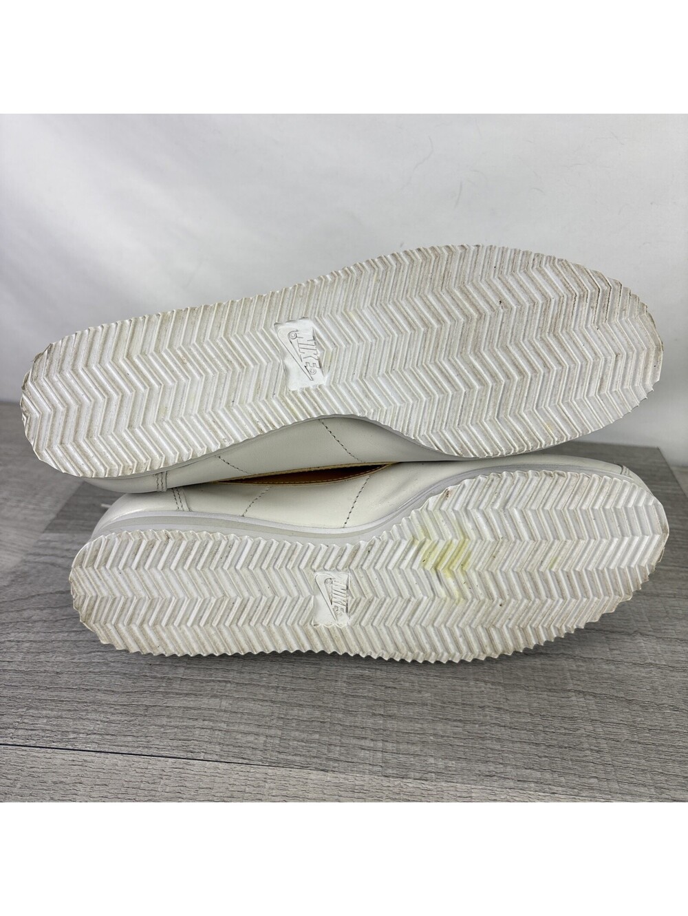 Nike Classic Cortez Leather Light Bone Metallic Gold 807471-011 Women's 10.5 - Picture 6 of 11